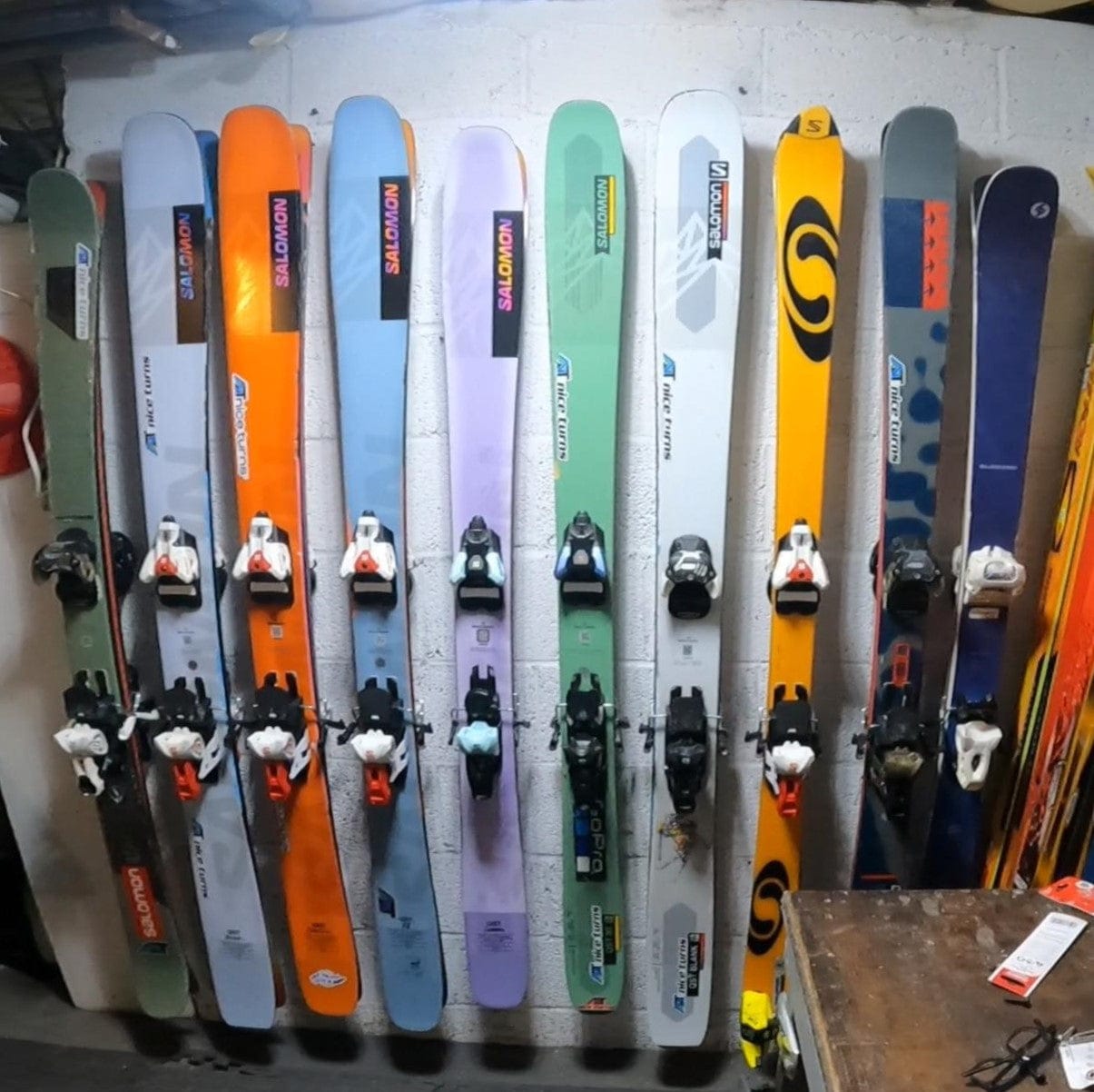 Totti Button Ski Hangers